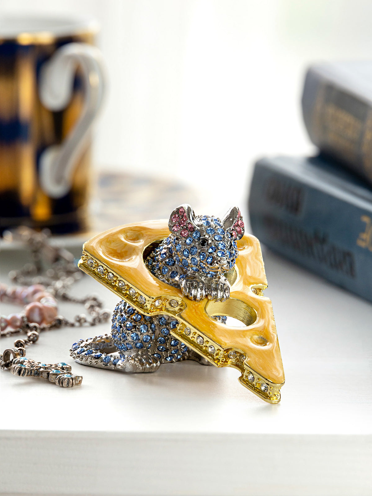 Keren Kopal Sparkling Mouse Peeking from Yellow Cheese Trinket Box