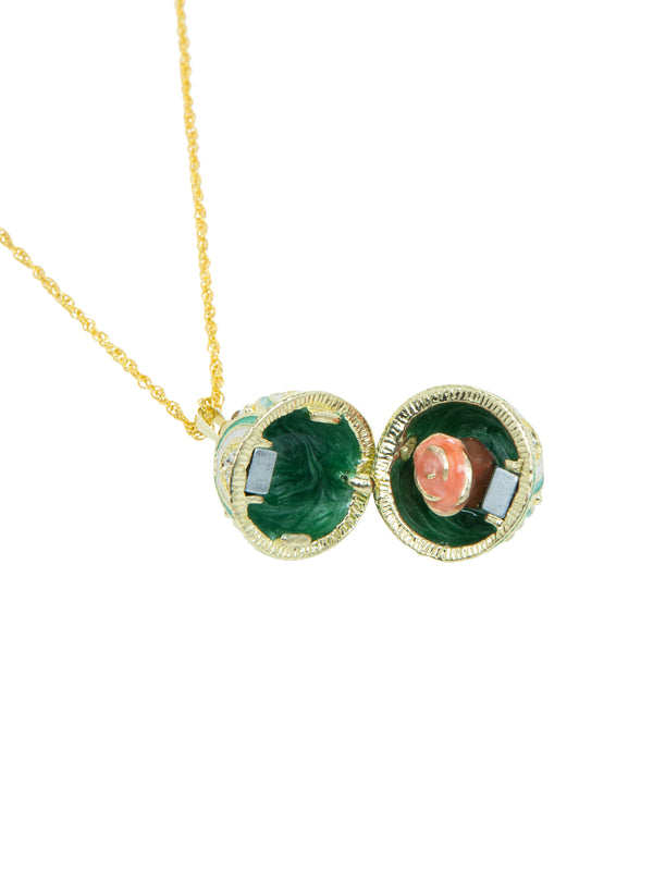 Collier Pendentif Œuf Doré & Bleu Clair