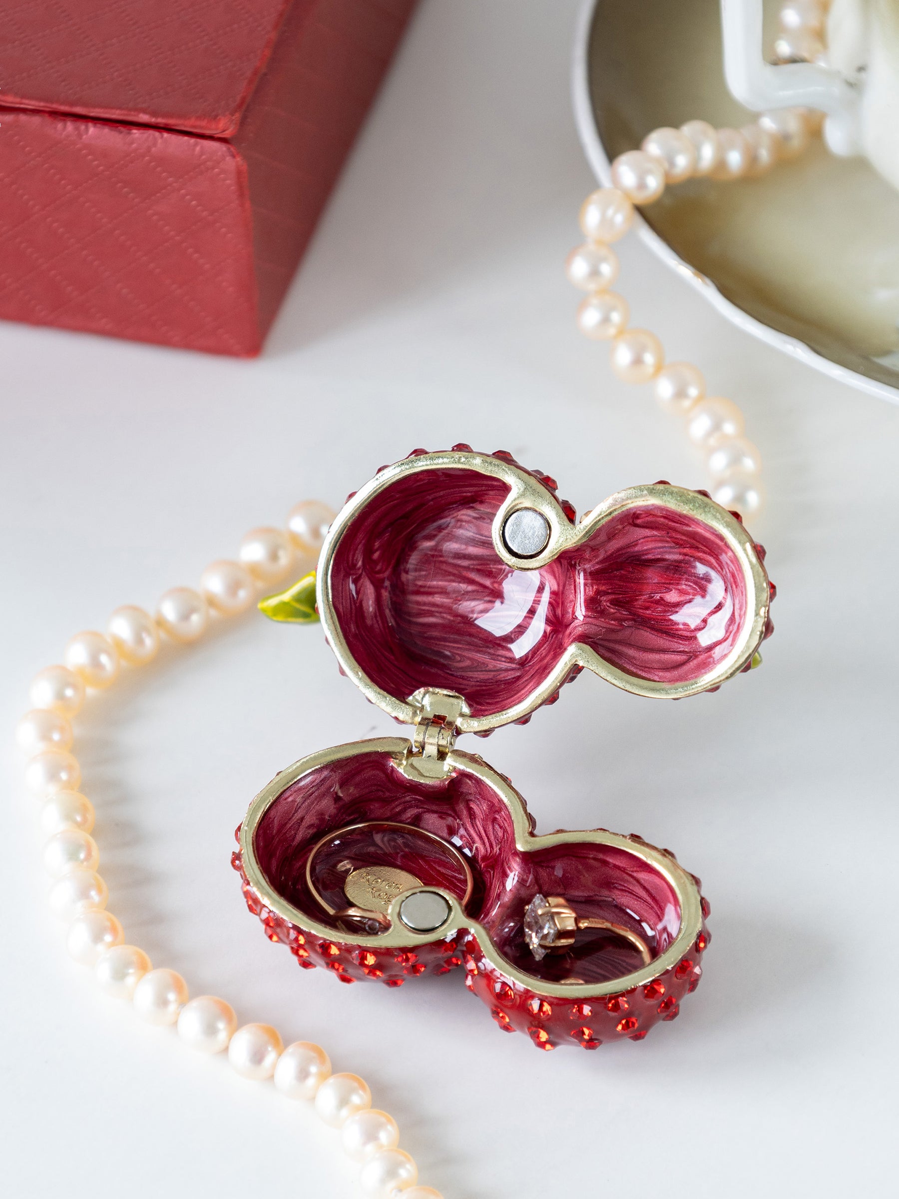 Kirsch-Schmuckkästchen