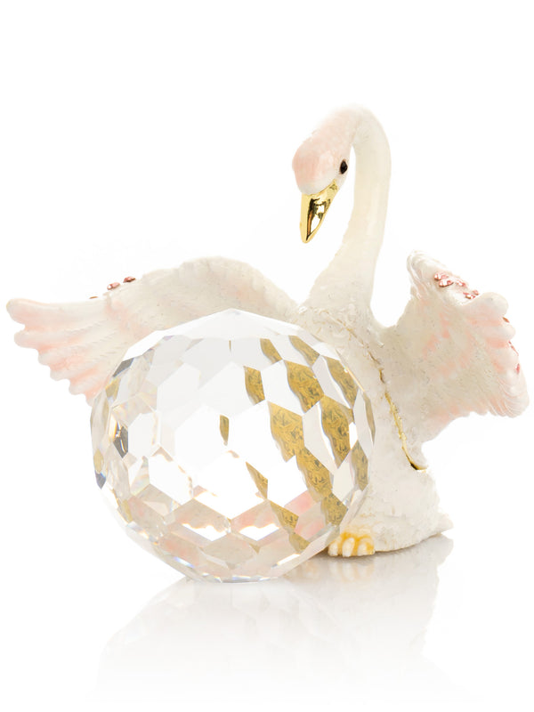 Cygne Blanc Tenant un Cristal