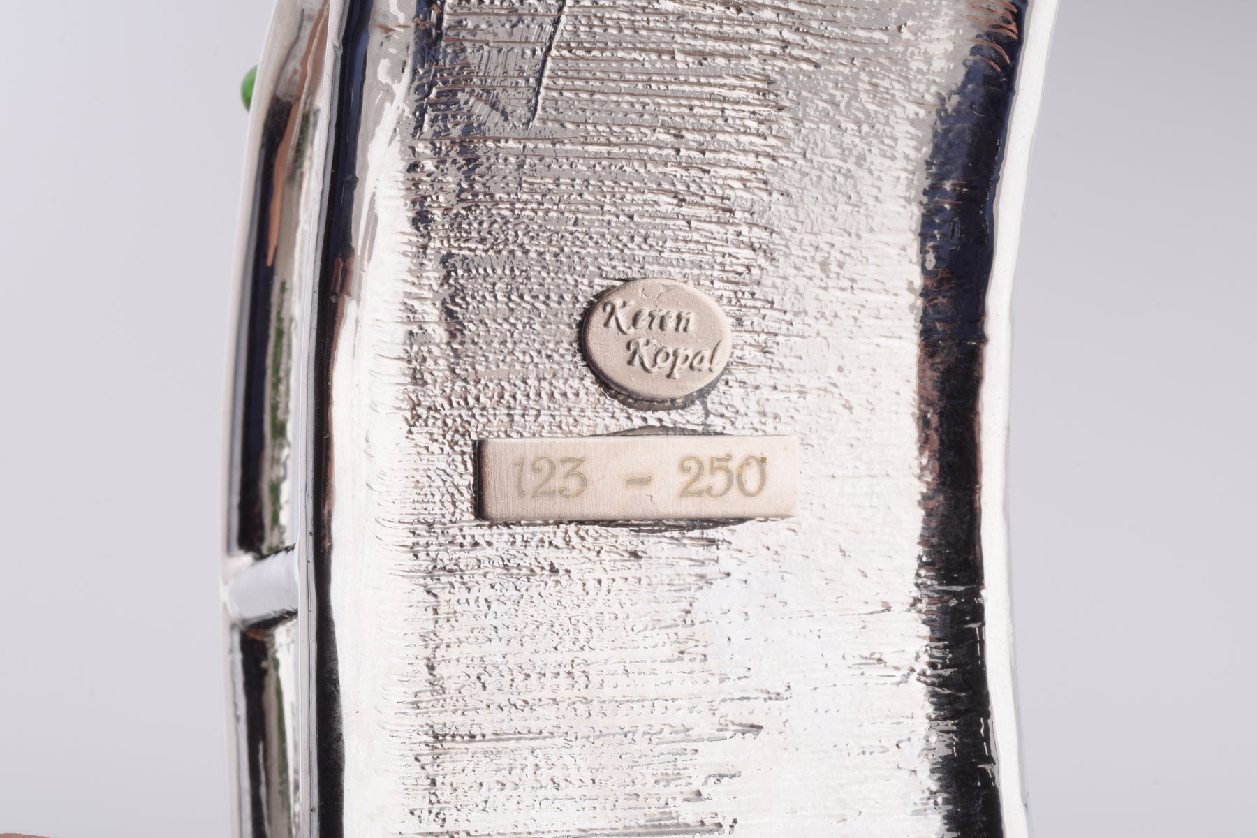 Keren Kopal Two Frogs Riding Slide