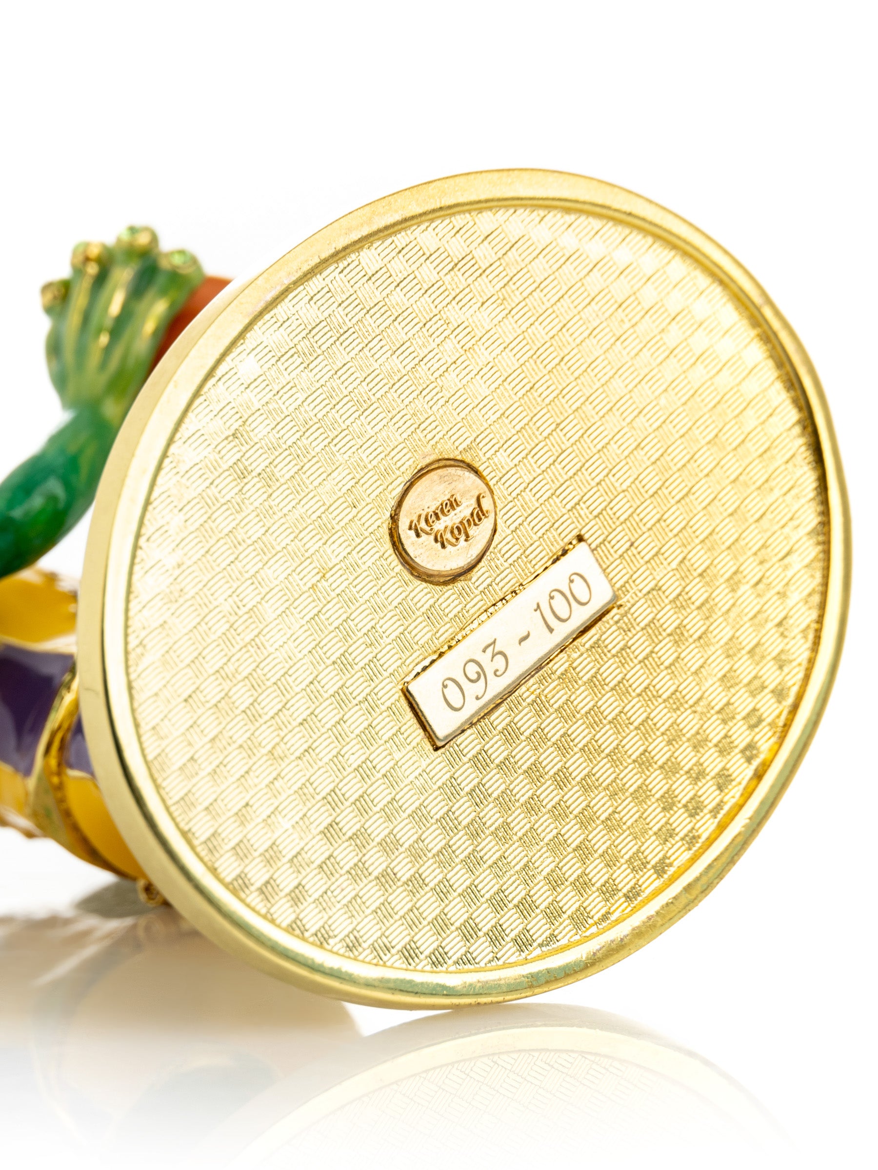 Keren Kopal Frog Playing Basketball