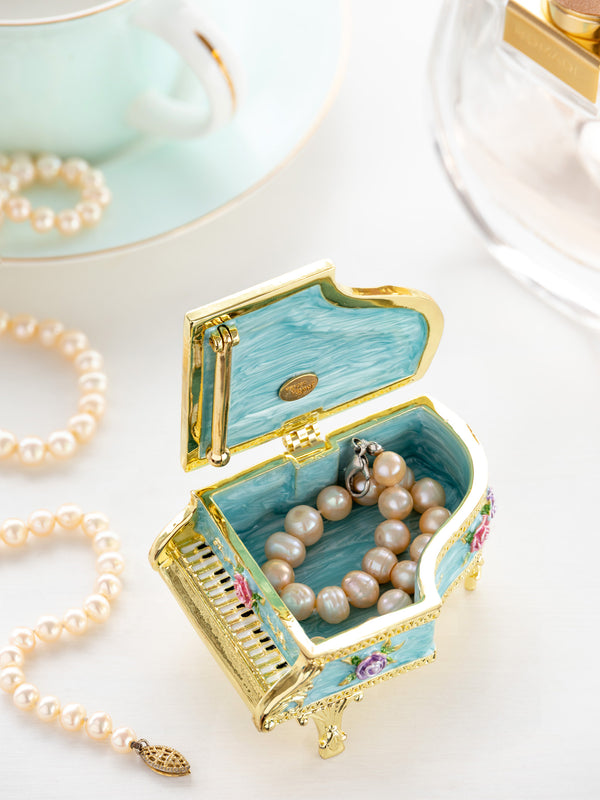 Piano turquoise avec fleurs