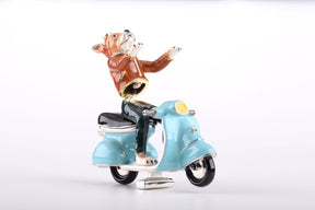 Keren Kopal Dog on Vespa  141.50