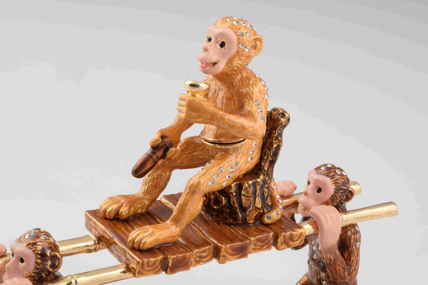 Keren Kopal Monkeys Carrying Monkey King  166.50