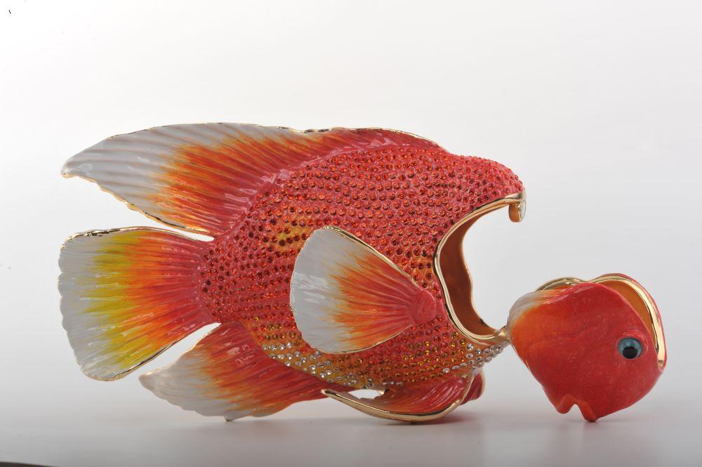 Red Goldfish  Keren Kopal