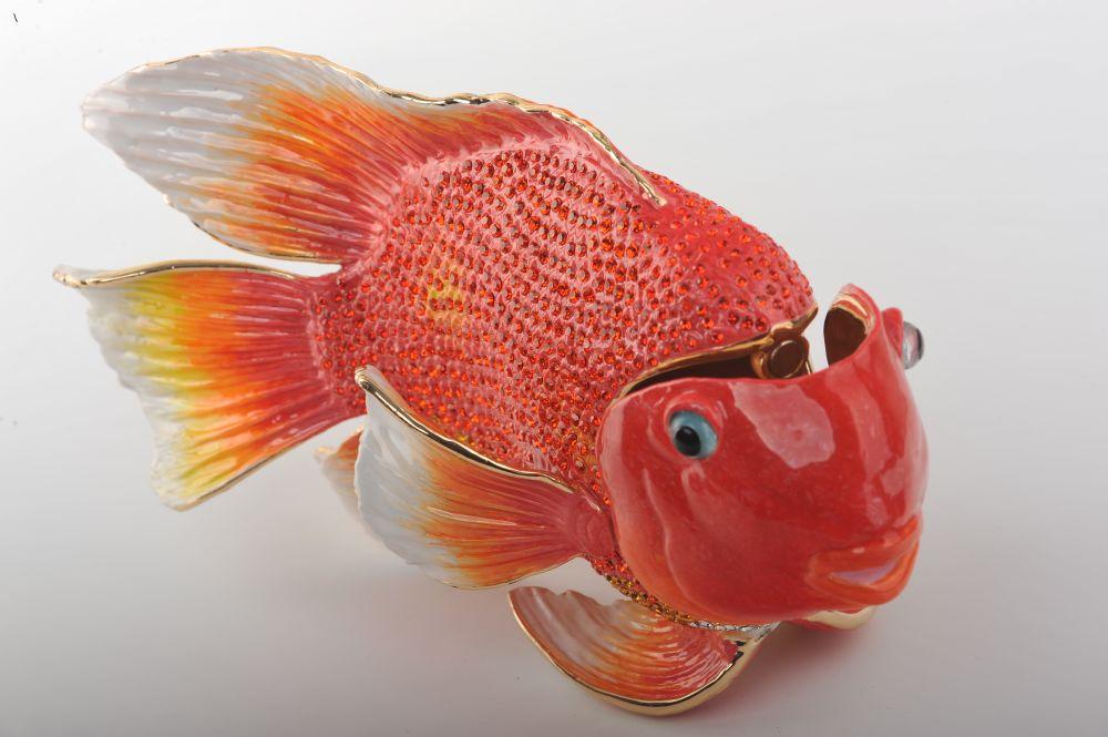 Red Goldfish  Keren Kopal